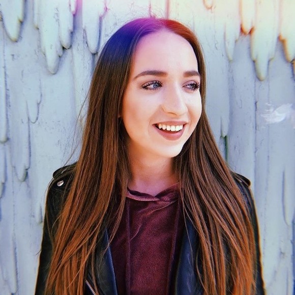 Meet your Posher, Sarah - Picture 1 of 1